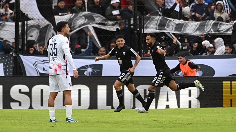 Deportivo Riestra đối đầu với San Lorenzo