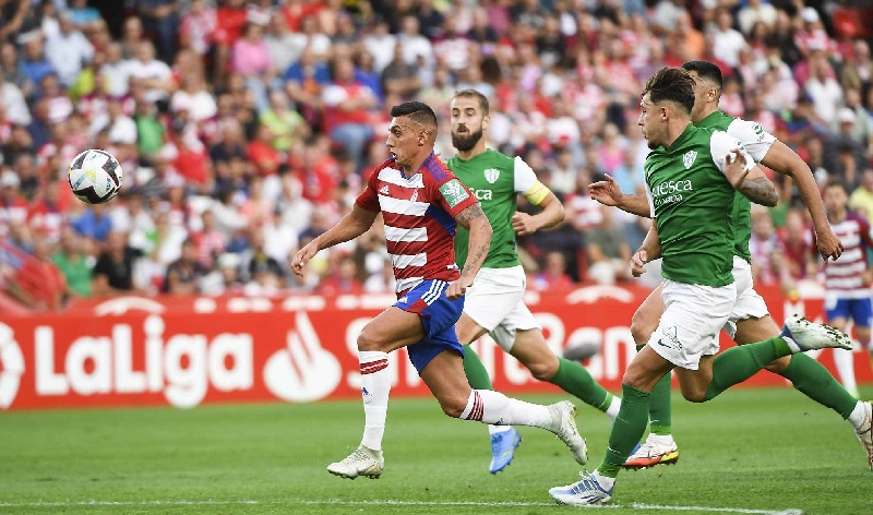 Granada CF vs SD Huesca đối đầu nhau hứa hẹn mang đến trận cầu hấp dẫn