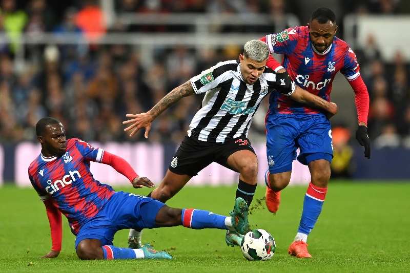 Crystal Palace vs Newcastle United có cuộc chiến giành giật không gian