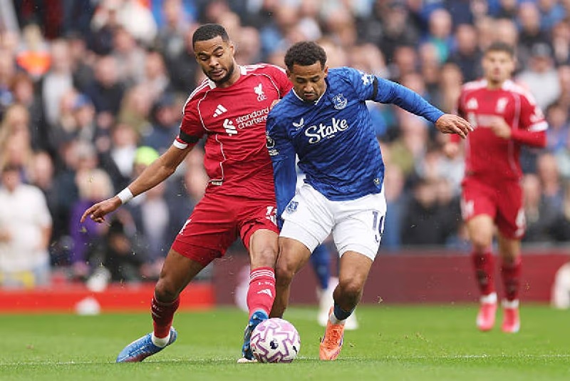 Everton vs Liverpool luôn là biểu tượng của sự kịch tính tại Premier League