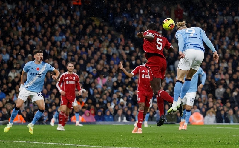 Manchester City vs Liverpool là hai kỳ phùng địch thủ tại bóng đá Anh