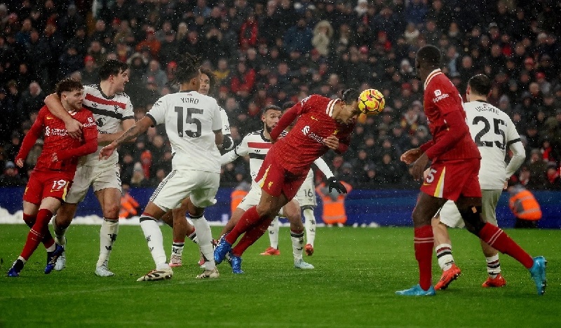 Manchester United vs Liverpool đối đầu đẳng cấp