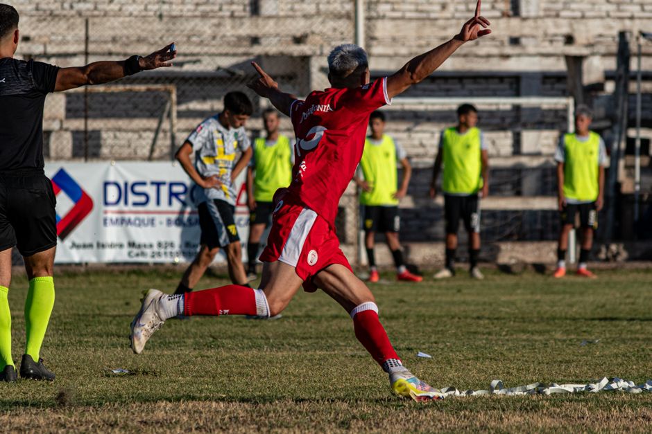 Cầu thủ ăn mừng bàn thắng World Cup